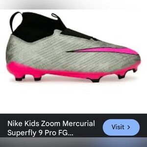Nike ..... Nike ....... swoosh ...... Nike kids!​​